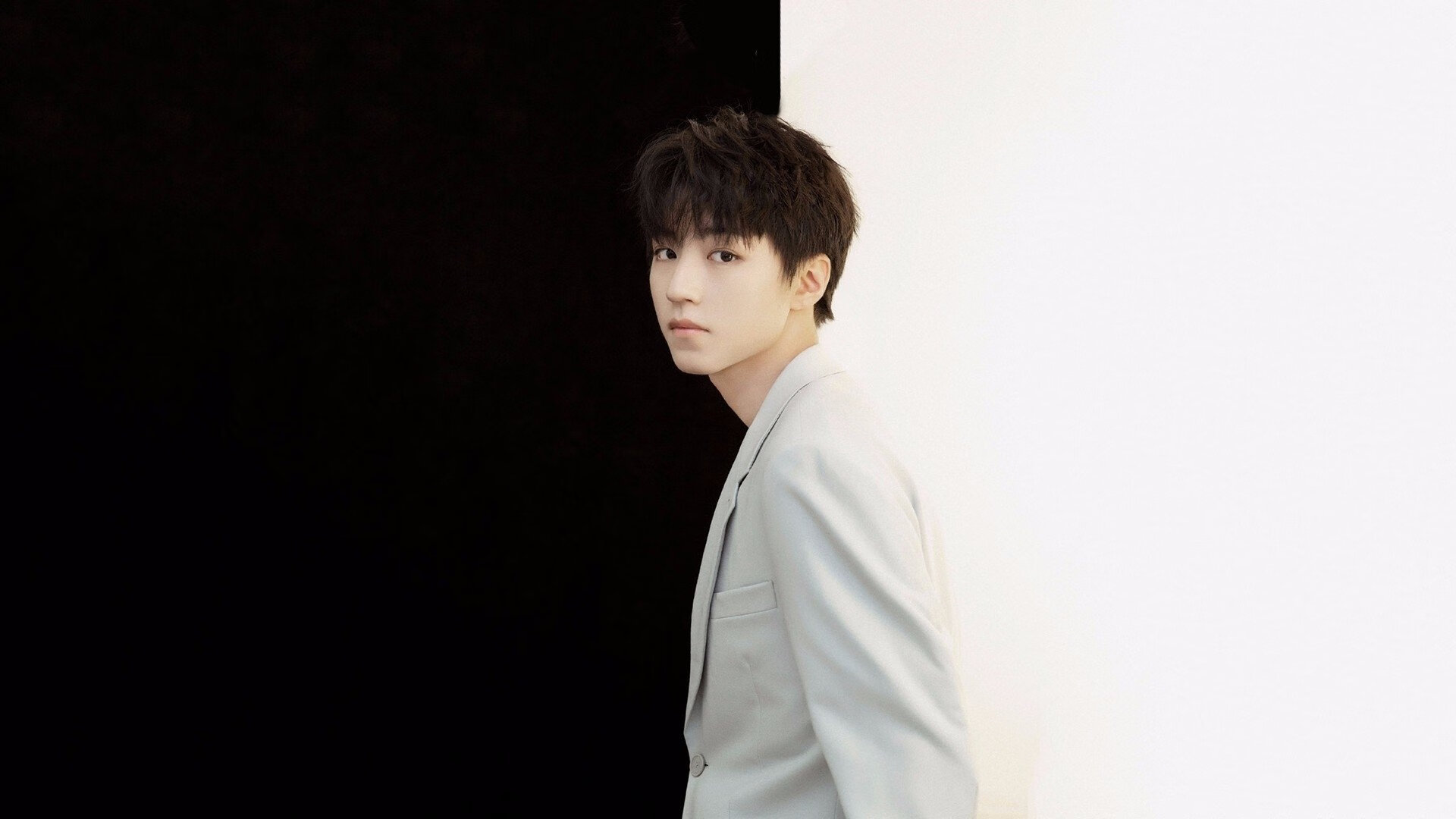 乐鱼体育在线官网-本菲卡替补上场即建功,体现板凳深度,本菲卡著名球员